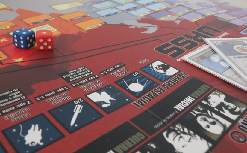 <span class="entry-title-primary">Vigila dónde te sientas</span> <span class="entry-subtitle">Tu experiencia en la partida empieza desde el momento en que decides qué lugar ocupas en la mesa.</span>